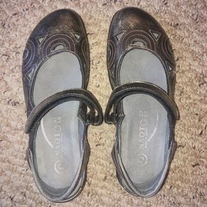 Naot Rongo Closed Toe Sling Back MaryJane Flats